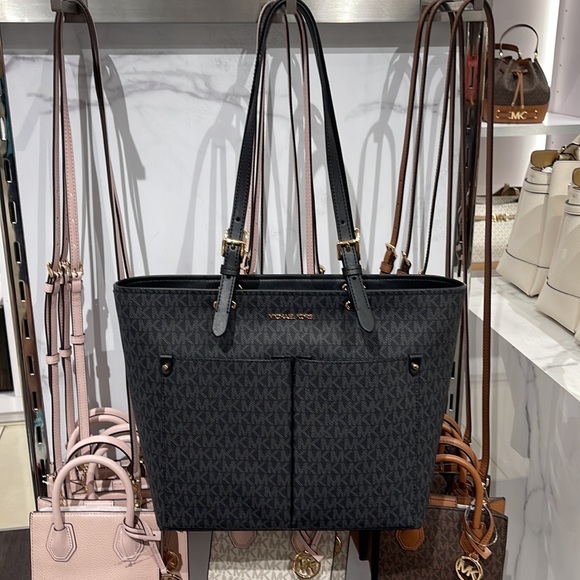 MICHAEL KORS JET SET TRAVEL MEDIUM DOUBLE POCKET TOTE
BLACK SIGNATURE
NWT - Picture 8 of 16